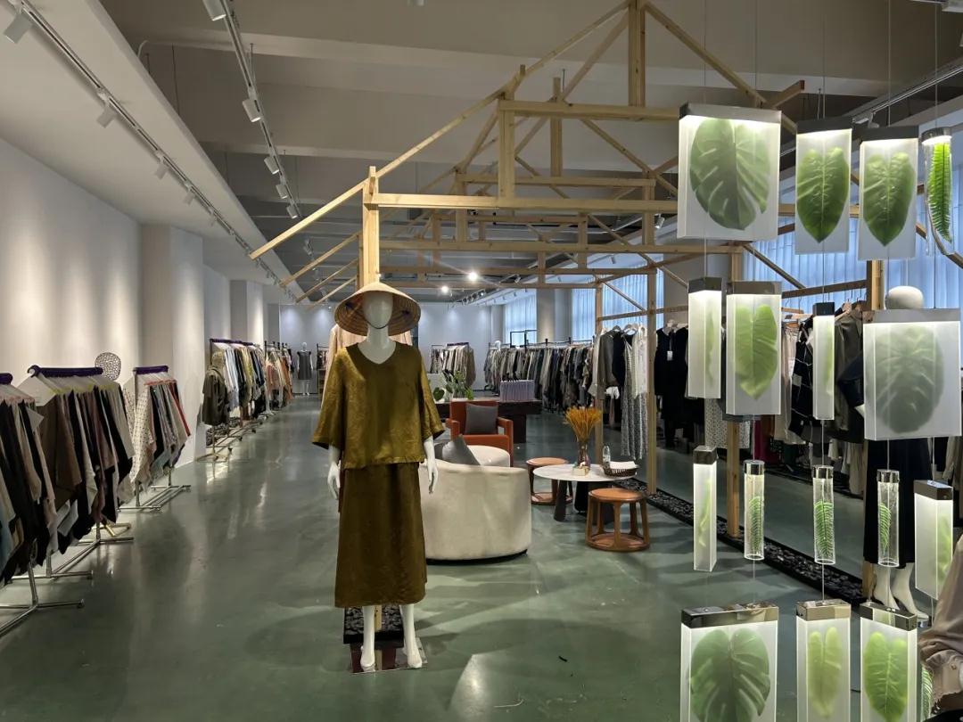 “高能剧透”NO.12| 时尚女装-丝绸面料展区@2025intertextile春夏面辅料展