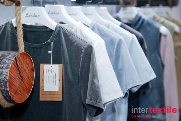 2026春夏【商机地图】休闲装面料区：自然共生、功能革命与绿色供应链的多元交响